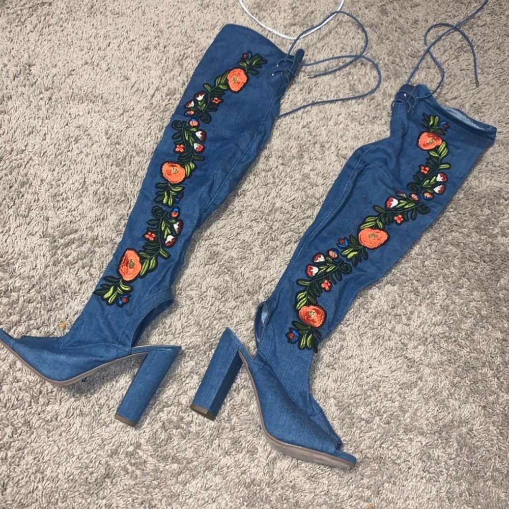 Embroidered Blue Knee-High Boots size 8